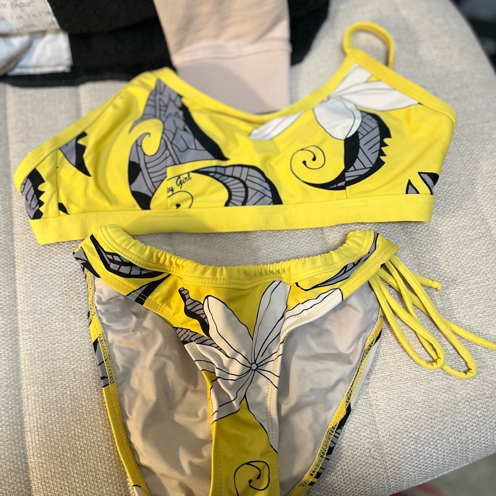 Honeygirlwaterwear set.